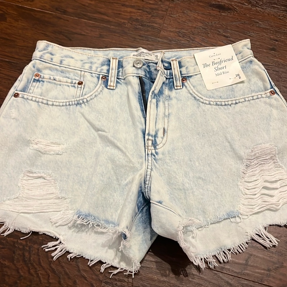 Abercrombie in fitch shorts, new tags